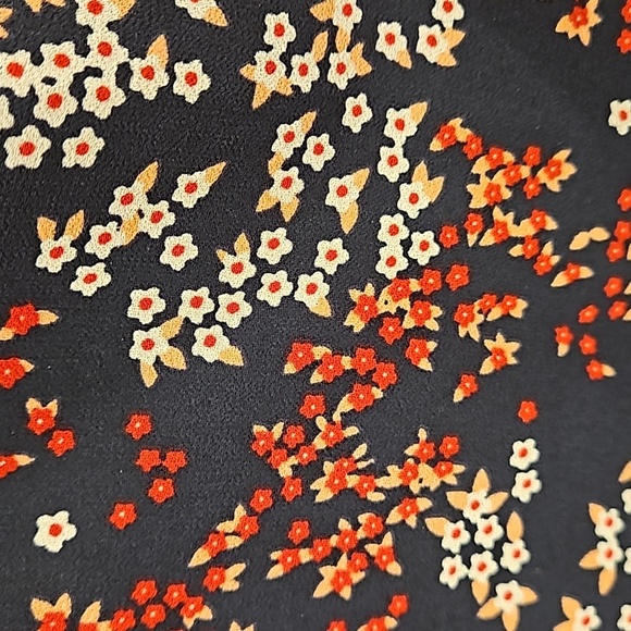 💕MICHAEL by MICHAEL KORS💕 Cold Shoulder Blouse ~ Micro Floral Print Small NWT - Picture 5 of 8